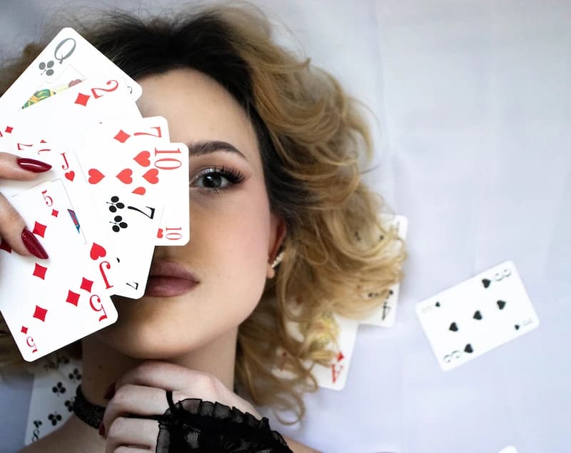 Sesja Kobieca - kobieta w studio domowym na sesji fotograficznej , okolice Trojmiasta.