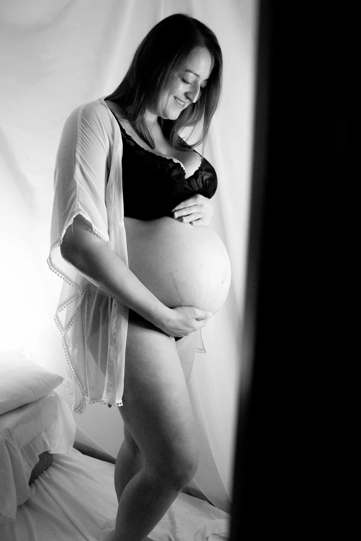 Sesja Ciążowa i Noworodkowa w profesjonalnm studio fotograficznym ZaczarowanyKadr