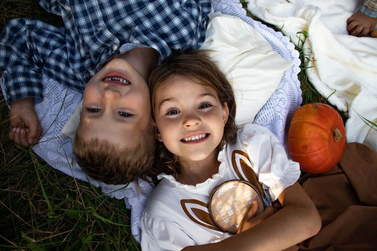 Magiczne kadry w Twojej okolicy: Gdzie na sesję plenerową w Wejherowie i Trójmieście?